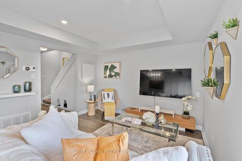 Photo 9 at 4 - 2 Withrow Avenue, North Riverdale, Toronto