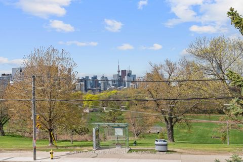 Photo 27 at 4 - 2 Withrow Avenue, North Riverdale, Toronto