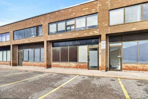 Photo 0 at 10 - 160 Cidermill Avenue, Concord, Vaughan