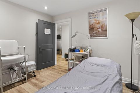 Photo 14 at 10 - 160 Cidermill Avenue, Concord, Vaughan