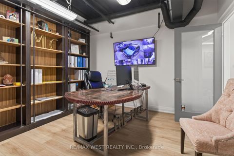 Photo 23 at 10 - 160 Cidermill Avenue, Concord, Vaughan