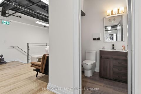 Photo 28 at 10 - 160 Cidermill Avenue, Concord, Vaughan