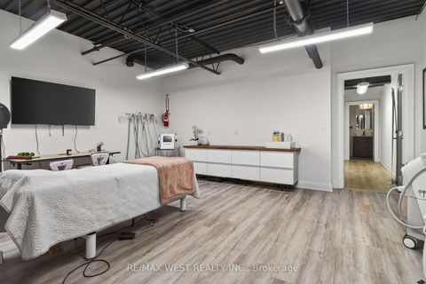Photo 31 at 10 - 160 Cidermill Avenue, Concord, Vaughan