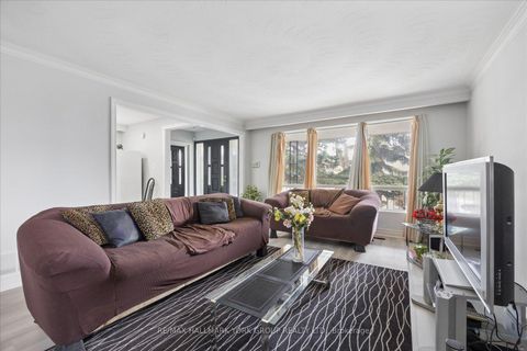 Photo 5 at 30 Briarbluff Avenue, West Hill, Toronto