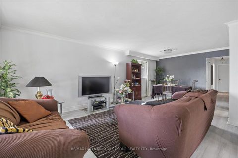 Photo 8 at 30 Briarbluff Avenue, West Hill, Toronto