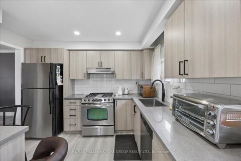 Photo 14 at 30 Briarbluff Avenue, West Hill, Toronto