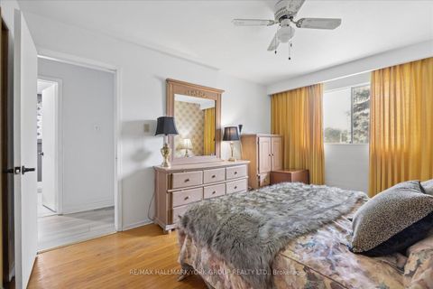 Photo 18 at 30 Briarbluff Avenue, West Hill, Toronto