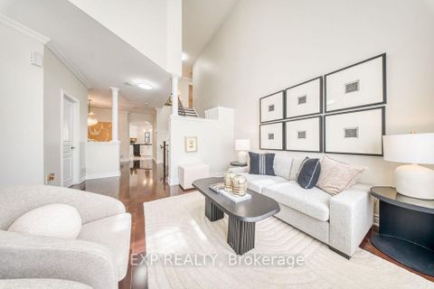 Photo 4 at 42 Grand Oak Drive, Oak Ridges, Richmond Hill
