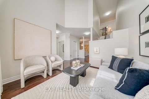 Photo 5 at 42 Grand Oak Drive, Oak Ridges, Richmond Hill