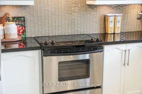 Photo 11 at 42 Grand Oak Drive, Oak Ridges, Richmond Hill