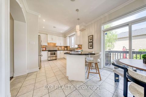 Photo 13 at 42 Grand Oak Drive, Oak Ridges, Richmond Hill