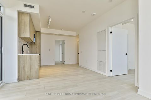 Photo 11 at 2311 - 117 Broadway Avenue, Mount Pleasant West, Toronto