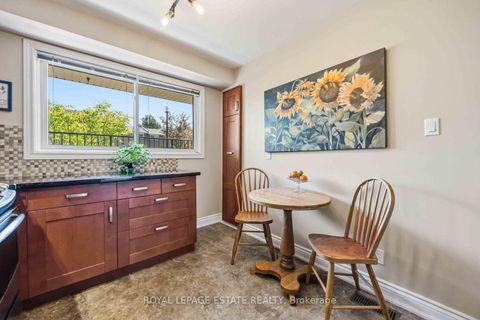 Photo 7 at 123 - 90 Edgewood Avenue, Woodbine Corridor, Toronto