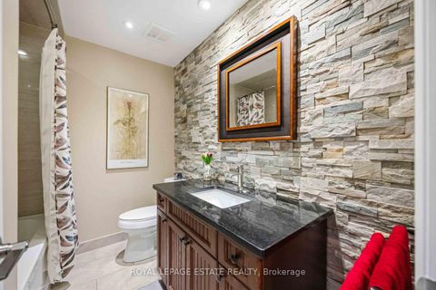 Photo 9 at 123 - 90 Edgewood Avenue, Woodbine Corridor, Toronto
