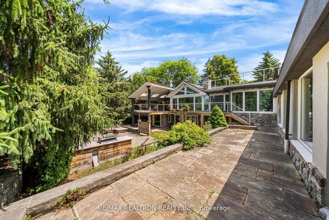 Photo 1 at 318 Centre Street, Uplands, Vaughan