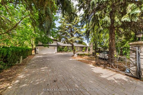 Photo 3 at 318 Centre Street, Uplands, Vaughan