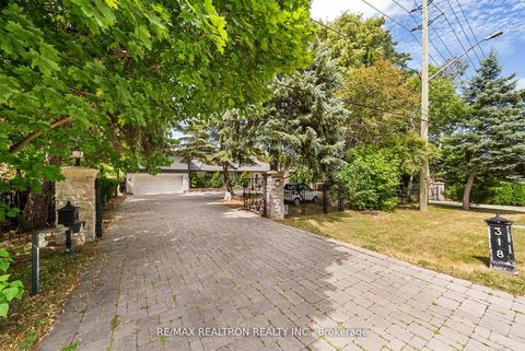 Photo 4 at 318 Centre Street, Uplands, Vaughan