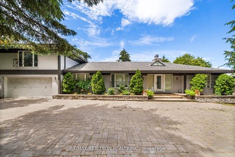 Photo 5 at 318 Centre Street, Uplands, Vaughan