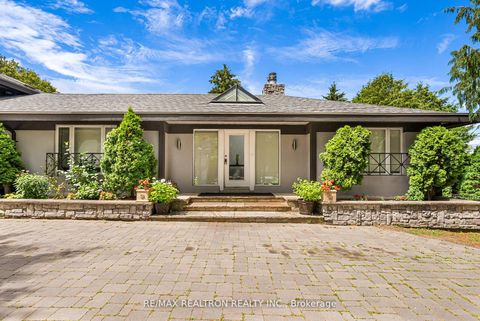 Photo 7 at 318 Centre Street, Uplands, Vaughan