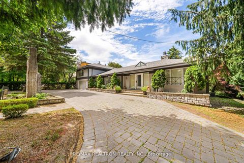 Photo 8 at 318 Centre Street, Uplands, Vaughan