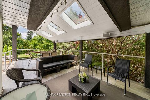 Photo 13 at 318 Centre Street, Uplands, Vaughan