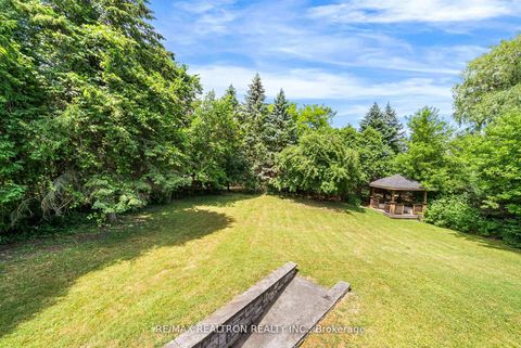 Photo 19 at 318 Centre Street, Uplands, Vaughan