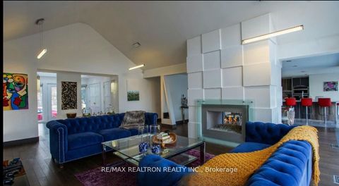 Photo 37 at 318 Centre Street, Uplands, Vaughan