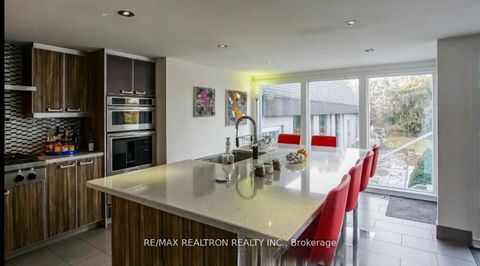 Photo 43 at 318 Centre Street, Uplands, Vaughan