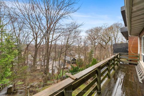 Photo 21 at 30 Rambert Crescent, Swansea, Toronto