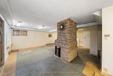 Photo 37 at 30 Rambert Crescent, Swansea, Toronto