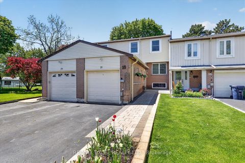 Photo 0 at 18 Scotney Grove, Malvern, Toronto