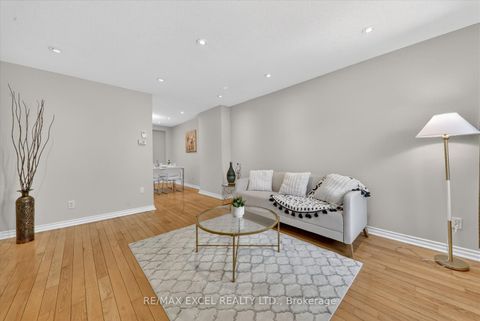 Photo 5 at 18 Scotney Grove, Malvern, Toronto