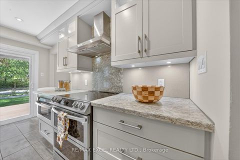 Photo 11 at 18 Scotney Grove, Malvern, Toronto