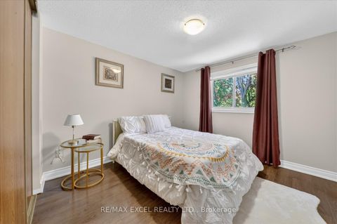 Photo 18 at 18 Scotney Grove, Malvern, Toronto