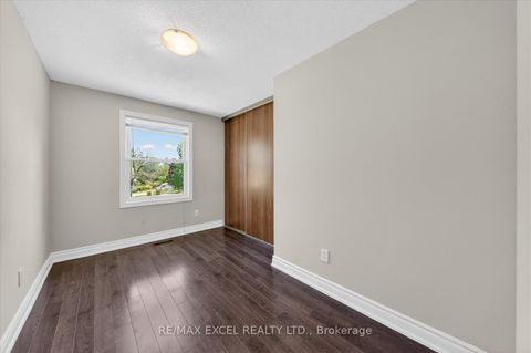 Photo 26 at 18 Scotney Grove, Malvern, Toronto