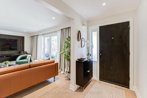 Photo 2 at 3 Burin Court, West Deane, Toronto