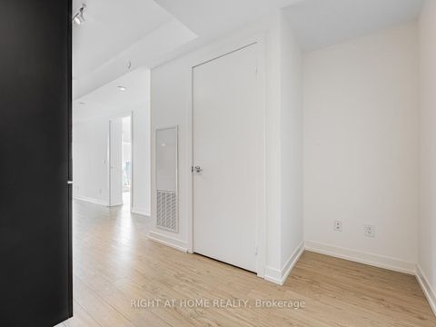 Photo 7 at 1615 - 85 Wood Street, Yonge Corridor, Toronto
