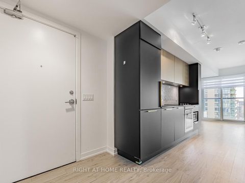 Photo 9 at 1615 - 85 Wood Street, Yonge Corridor, Toronto