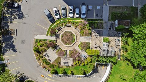 Photo 4 at 701 - 5 Kenneth Avenue, Willowdale East, Toronto