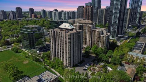 Photo 5 at 701 - 5 Kenneth Avenue, Willowdale East, Toronto