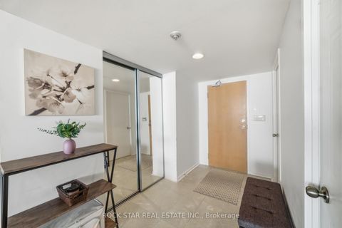 Photo 7 at 701 - 5 Kenneth Avenue, Willowdale East, Toronto