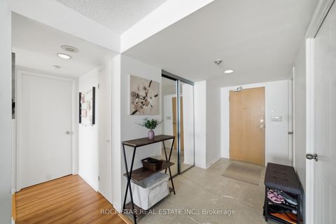 Photo 8 at 701 - 5 Kenneth Avenue, Willowdale East, Toronto