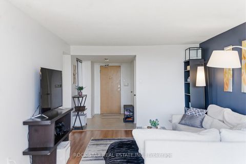 Photo 10 at 701 - 5 Kenneth Avenue, Willowdale East, Toronto