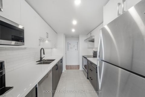 Photo 18 at 701 - 5 Kenneth Avenue, Willowdale East, Toronto