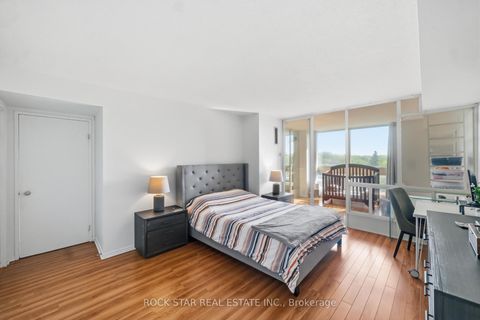 Photo 20 at 701 - 5 Kenneth Avenue, Willowdale East, Toronto