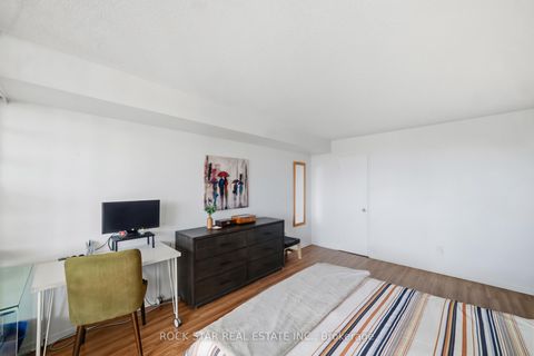 Photo 22 at 701 - 5 Kenneth Avenue, Willowdale East, Toronto