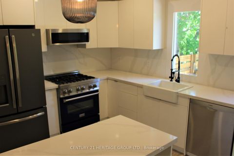Photo 4 at 269 Prospect Street, College Manor, Newmarket