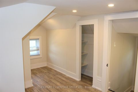 Photo 8 at 269 Prospect Street, College Manor, Newmarket