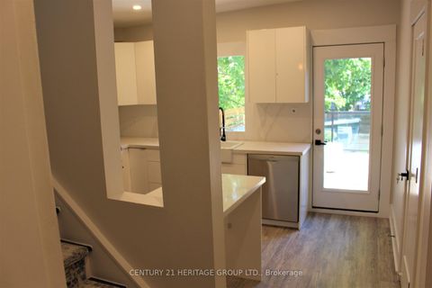 Photo 14 at 269 Prospect Street, College Manor, Newmarket