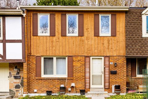 Photo 1 at 78 - 270 Timberbank Boulevard, L'Amoreaux, Toronto